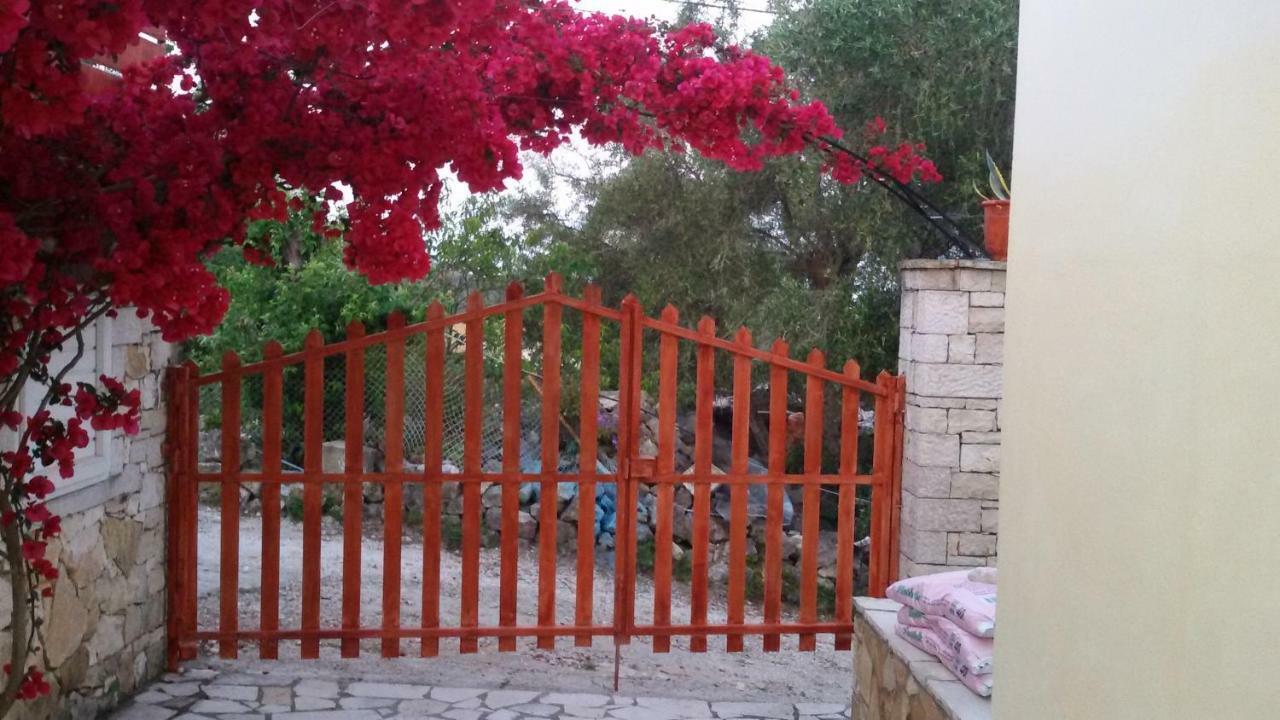 Loulaki Magazia Paxi *